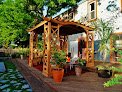 Negocio Riverwood Suites