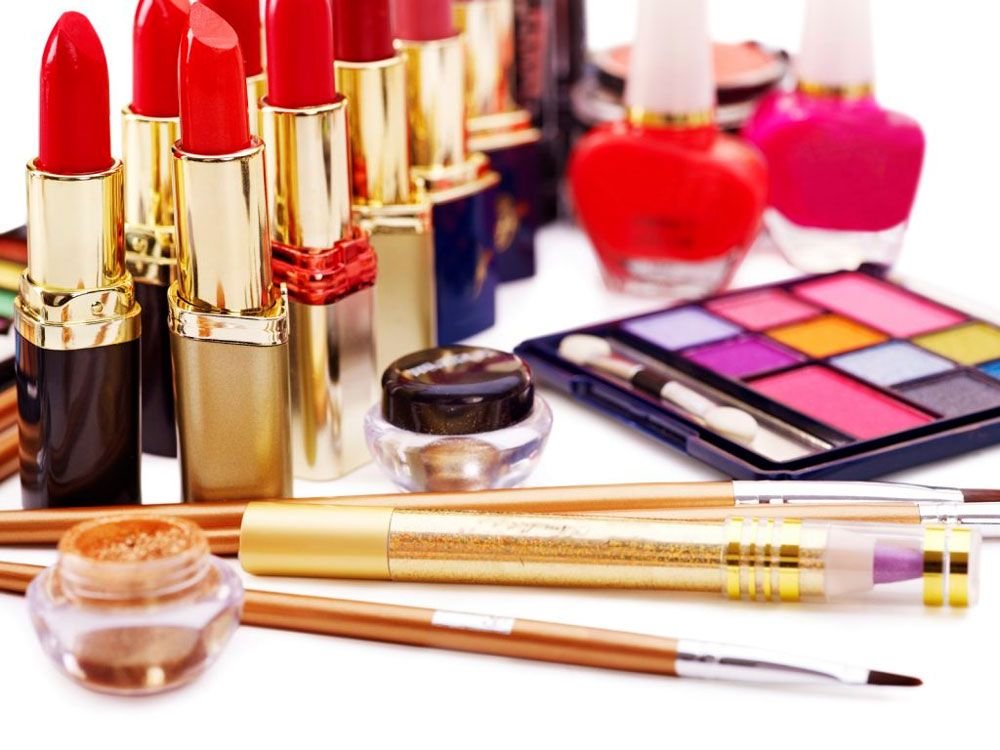 Cómo iniciar un negocio de venta de productos cosméticos desde casa