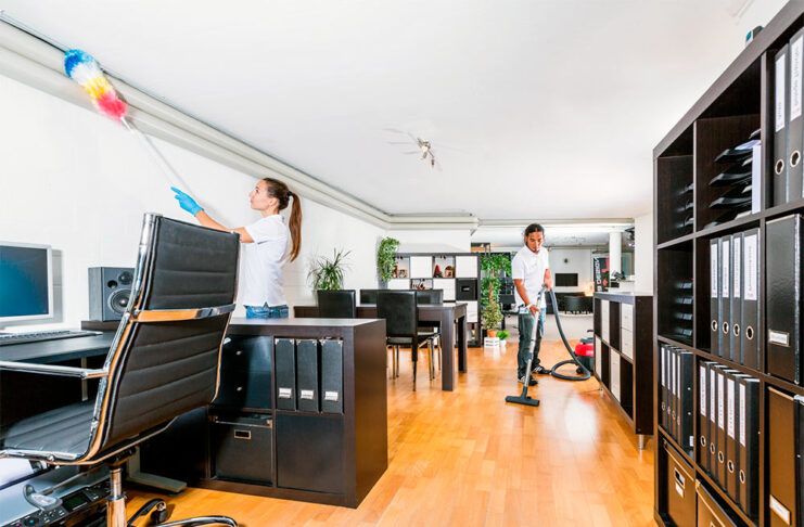 Cómo Iniciar una Compañia de Limpieza de casas y oficinas [2025]