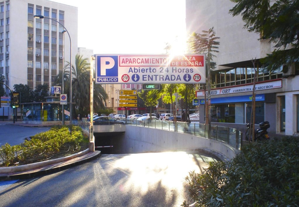 parking cerca de mí