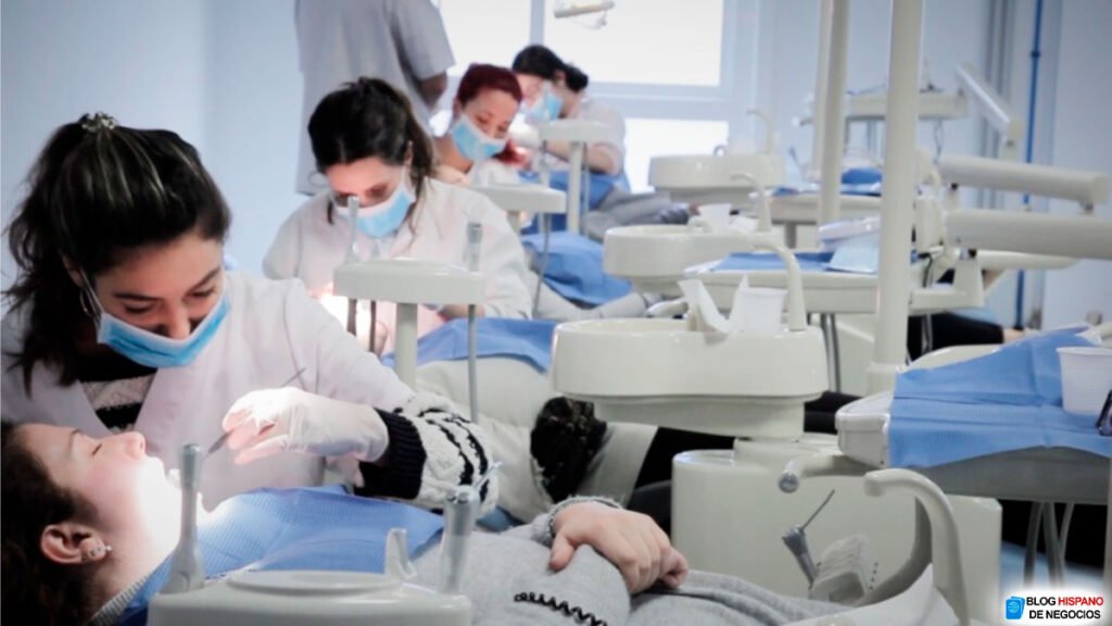 Mejores escuelas de odontología en Estados Unidos y México